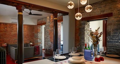 The Madder Suite at Blue Violin