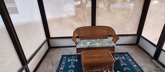 Charming 2-bedroom house in The Villages near Spanish Springs.