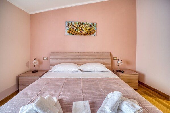 2 chambres, fer et planche Ă repasser, Wi-Fi, draps fournis
