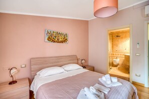 2 Schlafzimmer, BĂŒgeleisen/BĂŒgelbrett, WLAN, BettwĂ€sche