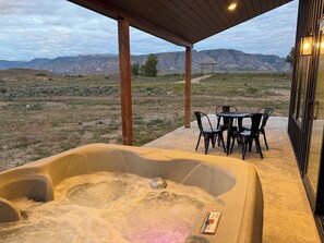 Outdoor dining - Lindbergh Cabin at Ever Sky Ranch (Shell)
