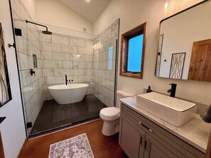 Shower, hair dryer, towels, soap - Wright Cabin at Ever Sky Ranch (Shell)