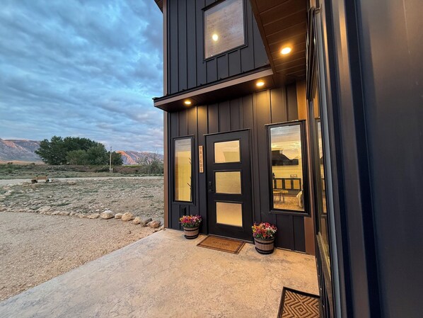 تفاصيل الفندق من الخارج