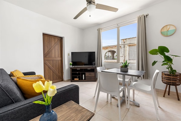 Apartment | 2 bedrooms - Vacation Getaway in Ocean Park With Parking (San Juan)