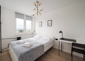 1 bedroom, desk, iron/ironing board, WiFi