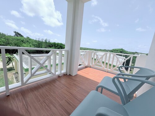 CARTeas Cozy Caribbean 2-Bedroom Suite Apartment, Centrally Located in Anguilla