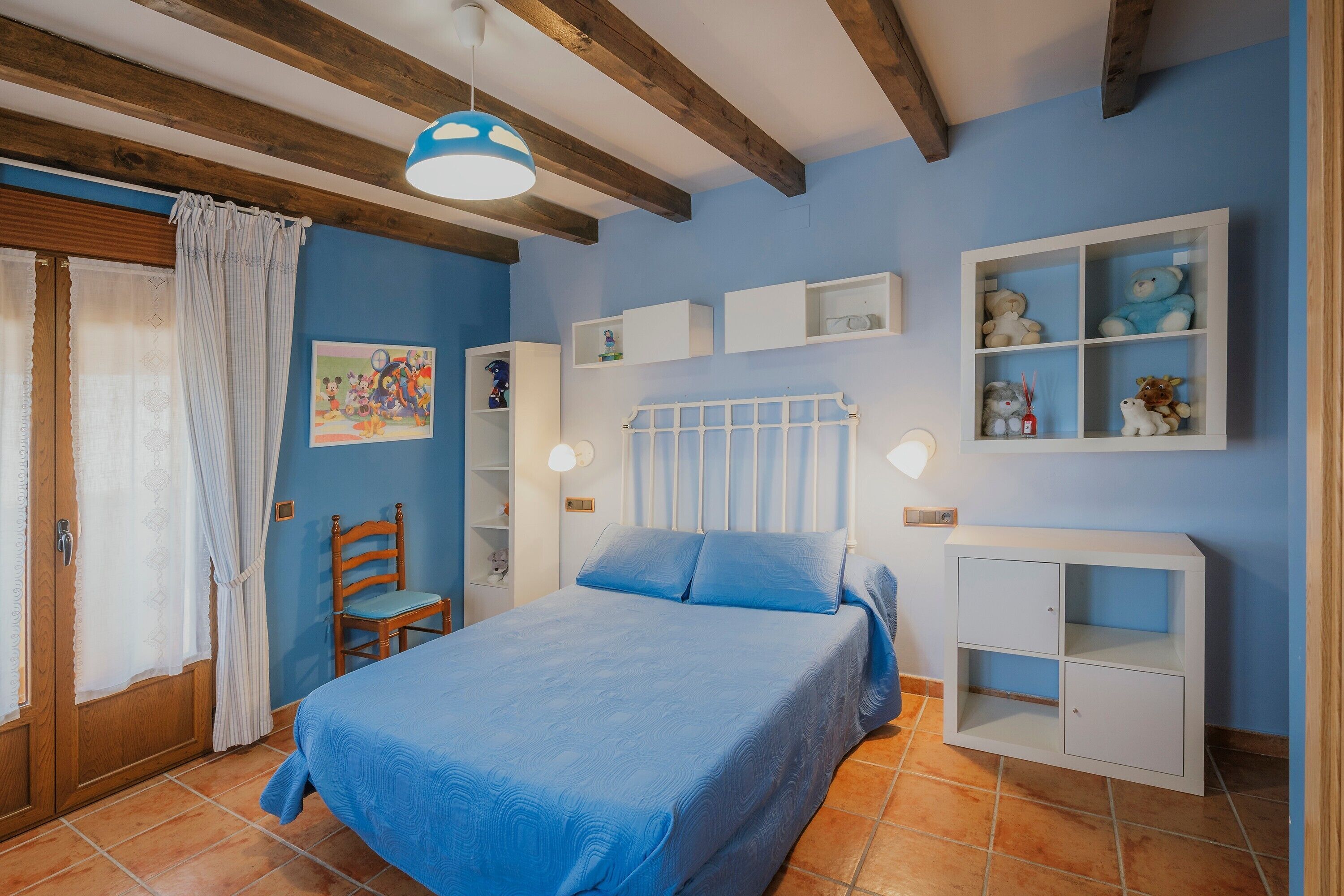 5 slaapkamers, een strijkplank/strijkijzer, gratis wifi, beddengoed