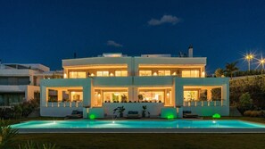 Exterior - Villa '11 Sunset' with Mountain View, Wi-Fi and Air Conditioning (Marbella)
