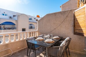 屋外ダイニングエリア