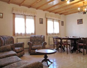 Interior - Country House 'El Fronton' with Mountain View (Vadillo)