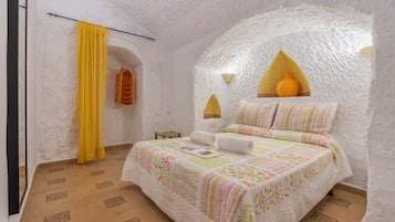 2 slaapkamers, een strijkplank/strijkijzer, gratis wifi, beddengoed