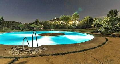 Country House 'El Olivo' with Shared Pool, Wi-Fi and Air Conditioning