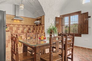 Dining - Country House 'El Olivo' with Shared Pool, Wi-Fi and Air Conditioning (Benalúa)