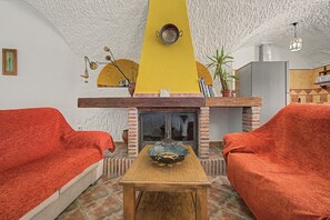 Living area - Country House 'El Olivo' with Shared Pool, Wi-Fi and Air Conditioning (Benalúa)