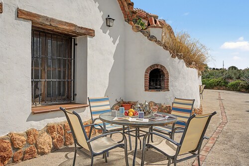 Country House 'El Olivo' with Shared Pool, Wi-Fi and Air Conditioning