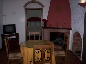 Dining - Country House 'Los Cerezos' with Shared Pool, Wi-Fi and Air Conditioning (Benalúa)