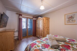 1 bedroom, iron/ironing board, free WiFi