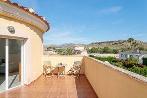 Property grounds - Holiday Home 'Limonita' with Private Pool, Wi-Fi and Air Conditioning (Mutxamel)