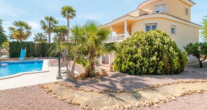 Holiday Home 'Limonita' with Private Pool, Wi-Fi and Air Conditioning