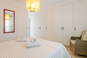 4 chambres, fer et planche Ă repasser, accĂšs au Wi-Fi (inclus)