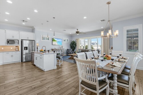 Ocean view, Tiki, Heated Pool, Game Room - The Seahorse - Roelens