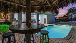 A heated pool - Ocean view, Tiki, Heated Pool, Game Room - The Seahorse - Roelens (Fort Myers Beach)