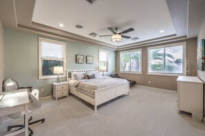 4 bedrooms, desk, iron/ironing board, WiFi