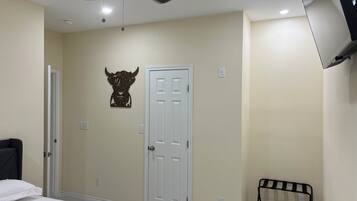 2 makuuhuonetta, ilmainen Wi-Fi, vuodevaatteet