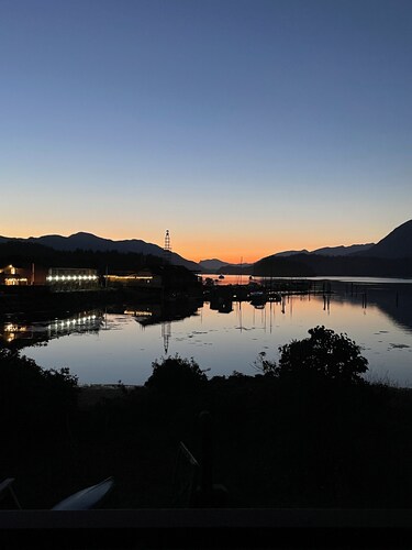Endless views at Inlet Retreat! Relax in a centrally located beautiful studio! 