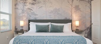 Sparkling New 4 Bedroom Family Retreat near Sea World, Lackland AFB, & Six Flags