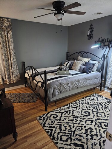 Charming COZY Countryside 4-bedroom house in welcoming Varnville with WiFi, AC