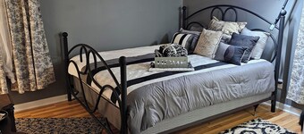 Charming COZY Countryside 4-bedroom house in welcoming Varnville with WiFi, AC