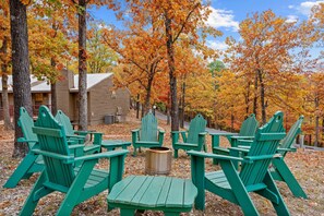 Property grounds - Table Rock Access-2 Bed Bungalow w Free Silver Dollar City Tickets-Ozarks Views-Pickleball-Cmty Pool (Kimberling City)