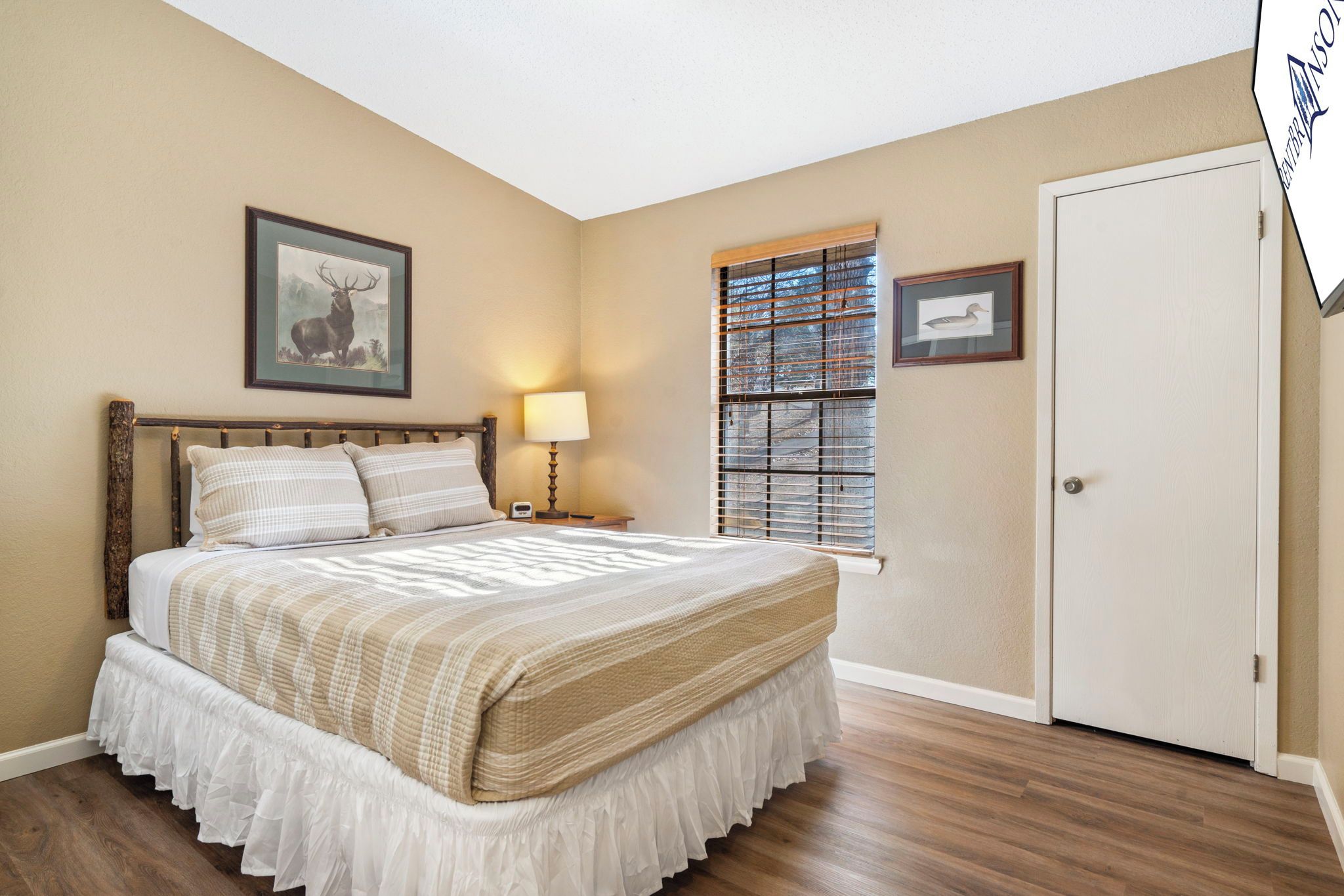 2 bedrooms, WiFi (free), bed sheets