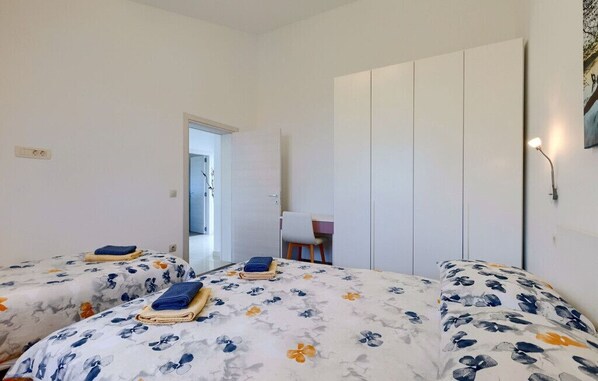 4 Schlafzimmer, Bügeleisen/Bügelbrett, kostenloses WLAN, Bettwäsche