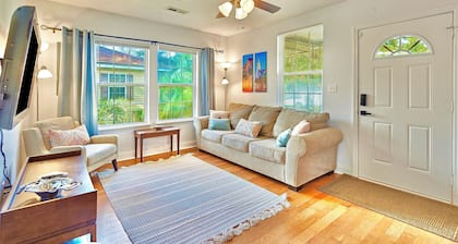 Salty Breeze Bungalow: located near beaches, downtown, coliseum, riverfront park