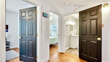 2 bedrooms, desk, iron/ironing board, travel crib