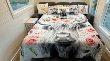 Free WiFi, bed sheets