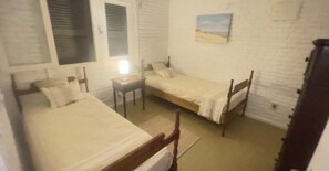 4 bedrooms, iron/ironing board, free WiFi, bed sheets - Spacious 4-bedroom house with WiFi, AC in amazing Punta del Este (Punta del Este)