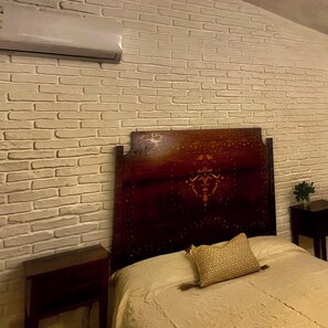 4 bedrooms, iron/ironing board, free WiFi, bed sheets - Spacious 4-bedroom house with WiFi, AC in amazing Punta del Este (Punta del Este)