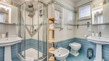 Casa, 1 camera da letto, balcone | Bagno