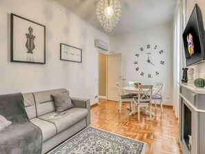 Living room - Atrhome Penthouse Frattina (Rome)