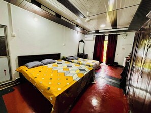 1 bedroom, WiFi, bed sheets