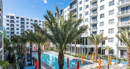 Cozy 1-bedroom condo with WiFi, fitness room in welcoming Dania Beach