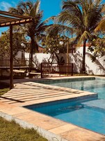 2 座室外游泳池