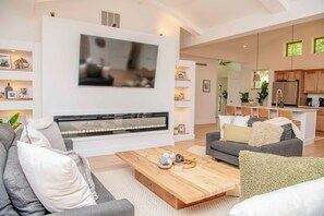 スマートテレビ、暖炉