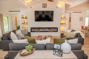 スマートテレビ、暖炉