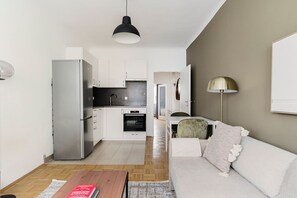 TV, stereo - Blueground | Josefstadt, elevator, nr landmarks (Vienna)