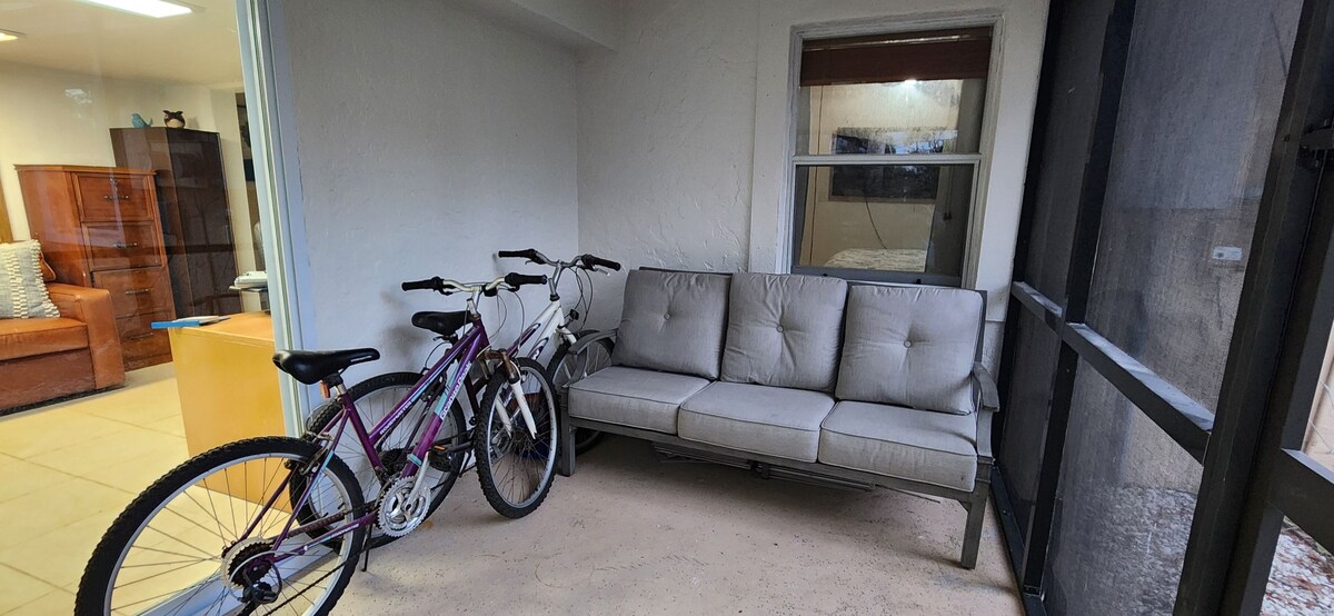 Photo 22 of Charming 4-bedroom plus den villa with pool and spa near the beach and downtown.