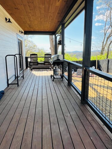 French Country Retreat Near Ball Ground, Weddings, pets, 3BR, yard